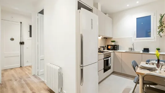 Rooms in Barcelona Eixample - photo 10