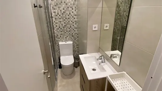 Rooms in Barcelona Ciutat Vella - photo 6