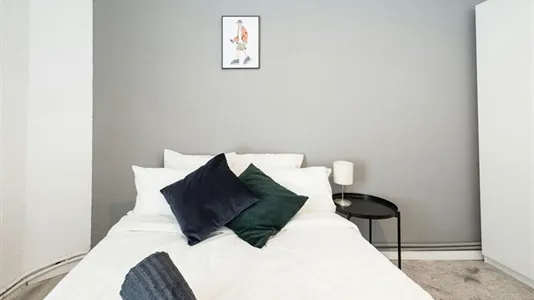 Rooms in Madrid Retiro - photo 6