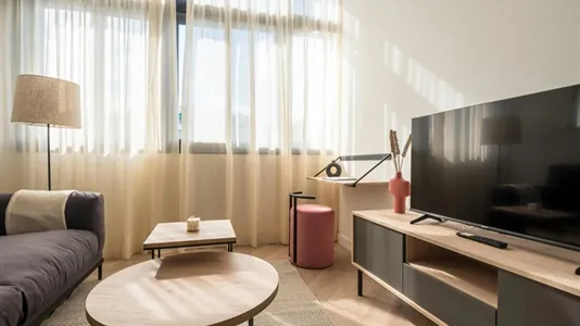 Apartments in Barcelona Eixample - photo 3