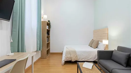 Rooms in Madrid Centro - photo 4