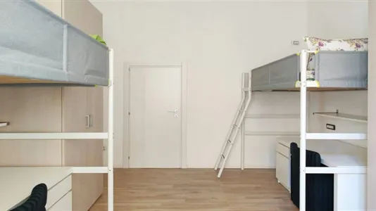 Rooms in Milano Zona 8 - Fiera, Gallaratese, Quarto Oggiaro - photo 2