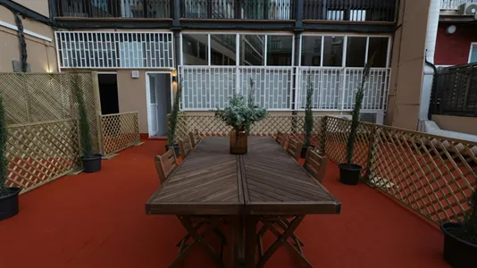 Rooms in Barcelona Eixample - photo 8