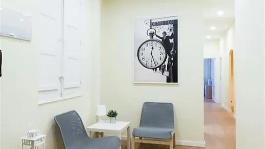 Rooms in Madrid Chamberí - photo 10