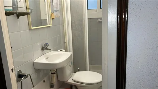 Rooms in Barcelona Eixample - photo 5