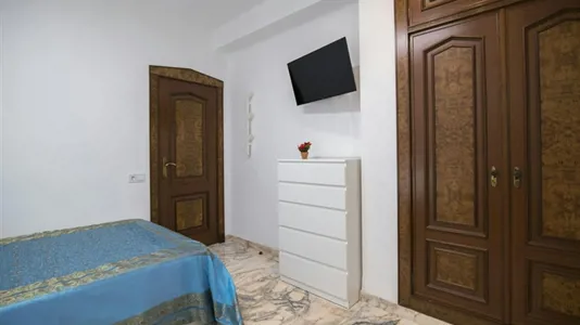 Rooms in Tavernes Blanques - photo 2