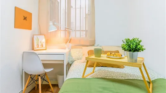 Rooms in Adaro - photo 2
