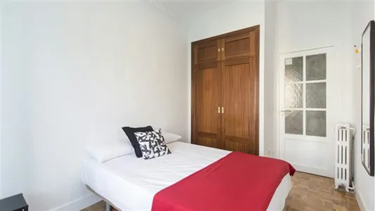 Rooms in Madrid Chamberí - photo 2