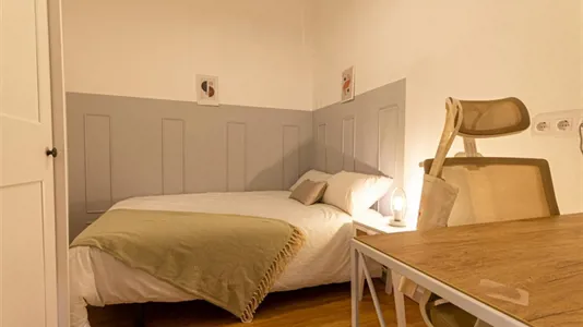 Rooms in Barcelona Ciutat Vella - photo 1