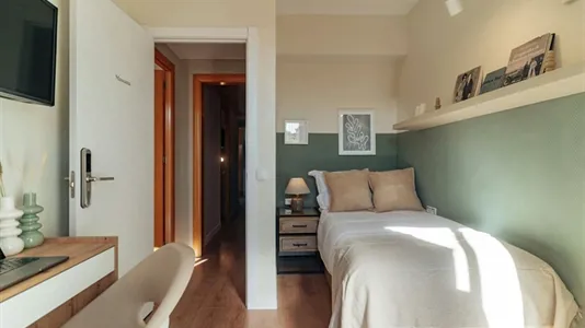 Rooms in Barcelona Ciutat Vella - photo 2