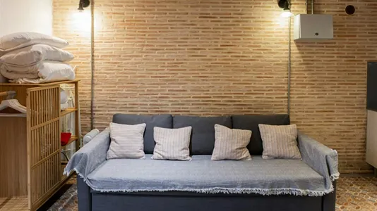 Apartments in Valencia Ciutat Vella - photo 4