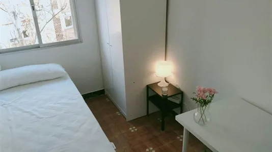 Rooms in Sabadell - photo 1