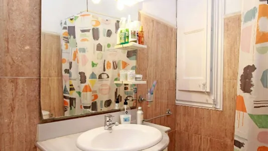 Rooms in Barcelona Eixample - photo 9