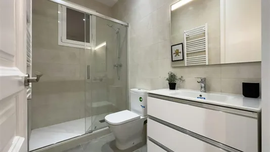 Rooms in Barcelona Eixample - photo 8