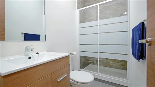 Rooms in Barcelona Ciutat Vella - photo 10