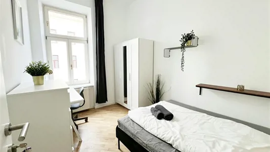 Rooms in Vienna Favoriten - photo 1