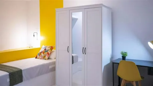 Rooms in Valencia Ciutat Vella - photo 2