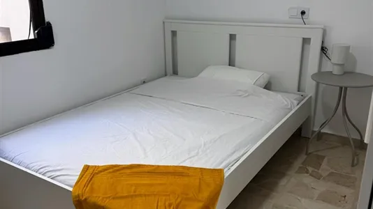 Rooms in Jaén - photo 1