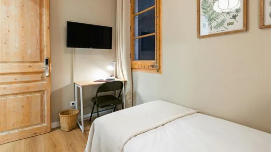 Rooms in Barcelona Eixample - photo 3