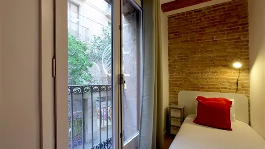 Apartments in Barcelona Ciutat Vella - photo 4