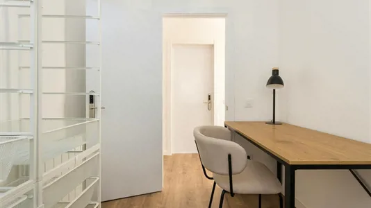 Rooms in Barcelona Eixample - photo 2