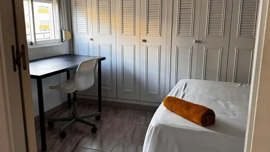 Rooms in Málaga - photo 8