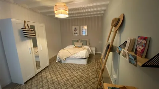 Rooms in Barcelona Ciutat Vella - photo 6