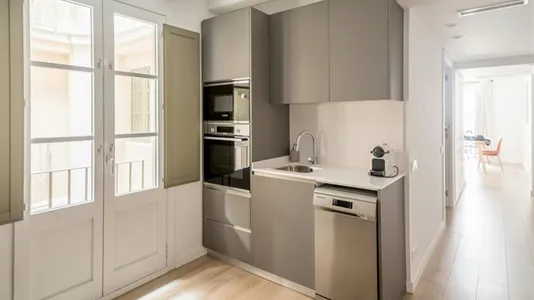Apartments in Barcelona Ciutat Vella - photo 5