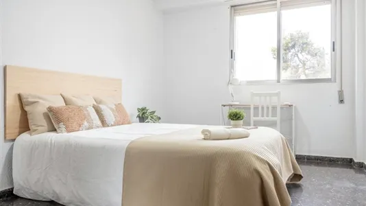 Rooms in Valencia Extramurs - photo 5