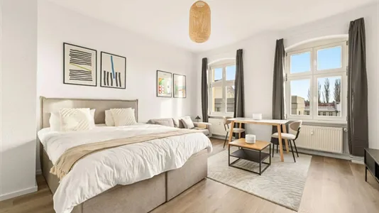 Apartments in Berlin Lichtenberg - photo 1