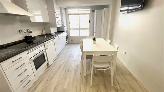 Rooms in Valencia Algirós - photo 9