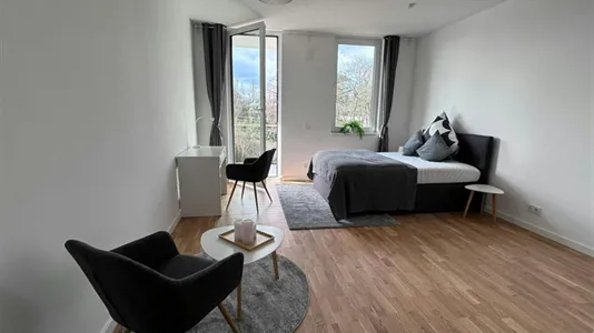 Apartments in Berlin Steglitz-Zehlendorf - photo 1