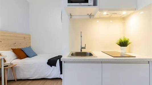 Rooms in Madrid Centro - photo 7