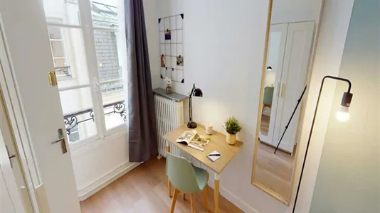 Rooms in Paris 8ème arrondissement - photo 3
