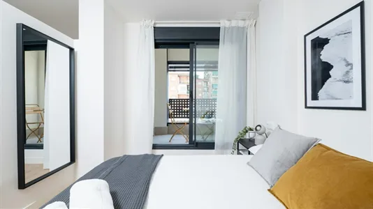 Rooms in Madrid Ciudad Lineal - photo 2