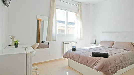 Rooms in Barcelona Sants-Montjuïc - photo 1