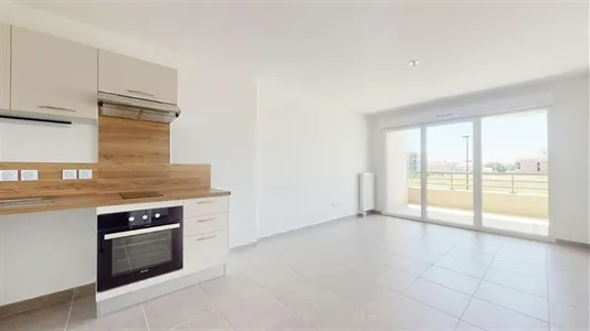 Apartments in Carpentras - photo 1