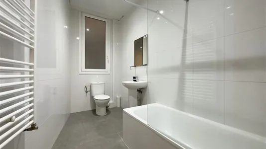 Rooms in Barcelona Ciutat Vella - photo 5