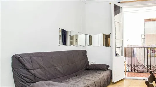 Rooms in Barcelona Ciutat Vella - photo 7