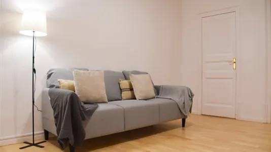 Rooms in Barcelona Eixample - photo 9