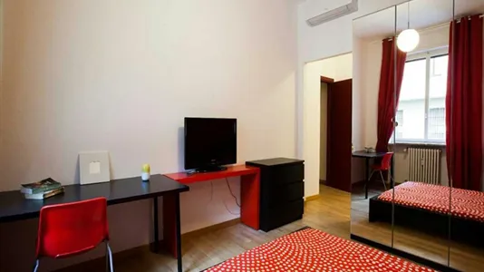 Rooms in Milano Zona 8 - Fiera, Gallaratese, Quarto Oggiaro - photo 2