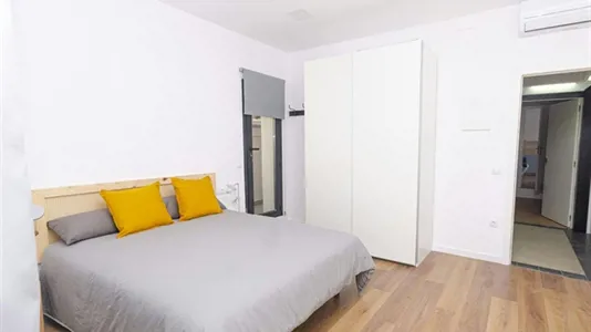 Rooms in Barcelona Gràcia - photo 2