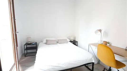 Rooms in Barcelona Ciutat Vella - photo 3