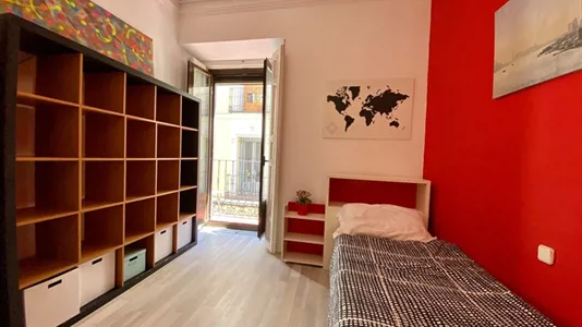 Rooms in Madrid Centro - photo 3