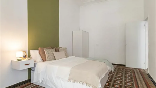 Rooms in Barcelona Ciutat Vella - photo 2