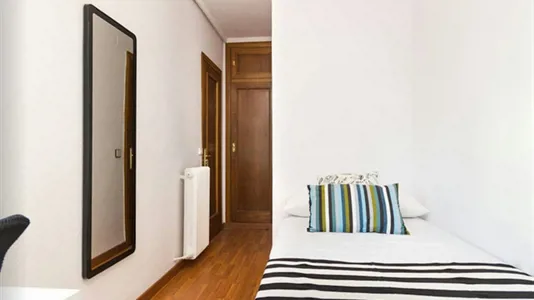 Rooms in Madrid Moncloa-Aravaca - photo 1