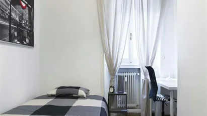 Room for rent in Milano Zona 1 - Centro storico, Milan