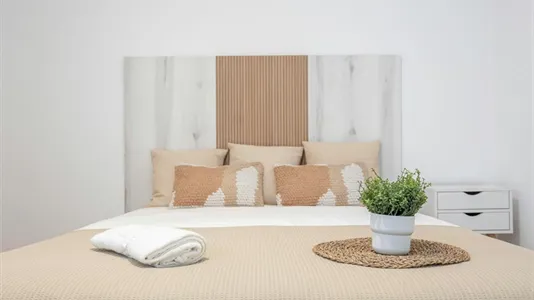 Rooms in el Camí de Vera - photo 3