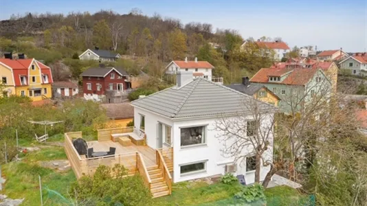Houses in Uddevalla - photo 2