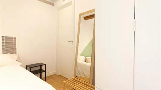 Rooms in Barcelona Sants-Montjuïc - photo 4